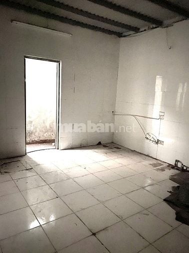 Cho thuê kho hàng 150m2 ,ngõ 76 phố An Dương, tải 5 tấn đỗ cửa , 10tr
