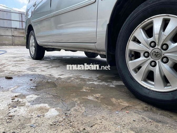 Toyota Innova 2009 V - 130000 km