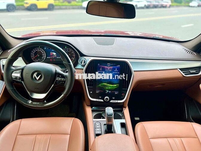VinFast Lux SA2.0  Premium - 645 Tr