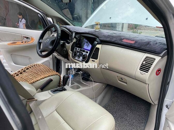 Toyota Innova 2009 V - 130000 km