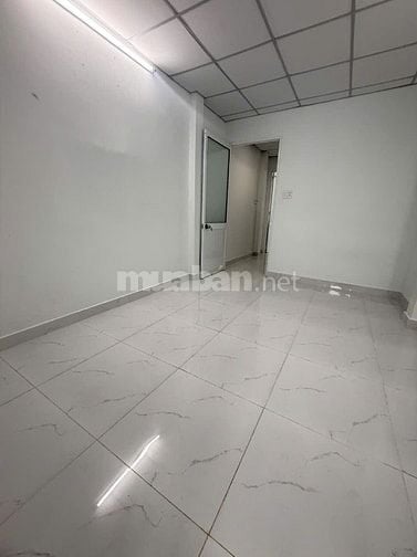 TRẦN HƯNG ĐẠO QUẬN 5 GẦN 40M2 HẺM 4M THÔNG, CÁCH MT 40M, 3 TẦNG