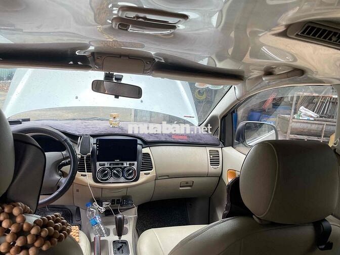 Toyota Innova 2009 V - 130000 km