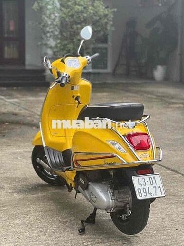 Vespa vàng 2021 xe trùm mền chạy mấy ngàn cây km