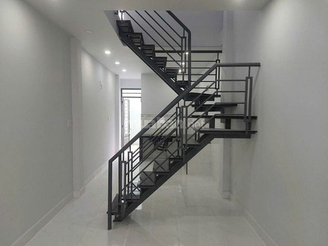 Bán nhà mới xây gần trường ĐH Huflic, gần chợ và nhà thờ Trung Chánh