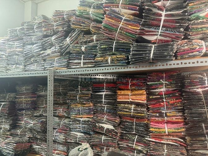 Thu mua không giới hạn số lượng hàng thời trang thanh lý shop 