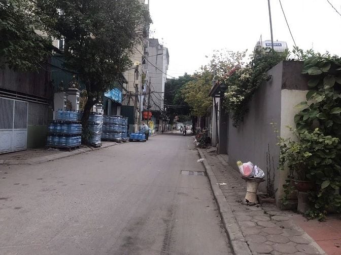 Cho thuê kho hàng 150m2 ,ngõ 76 phố An Dương, tải 5 tấn đỗ cửa , 10tr
