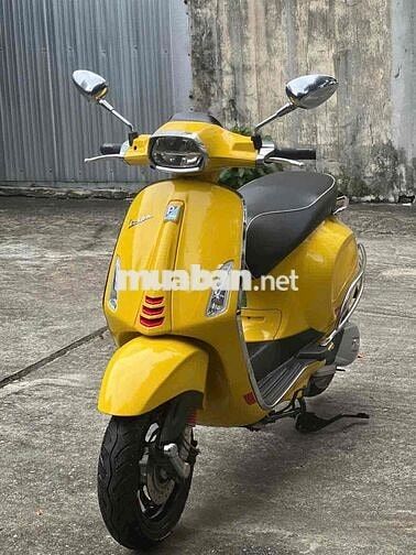 Vespa vàng 2021 xe trùm mền chạy mấy ngàn cây km