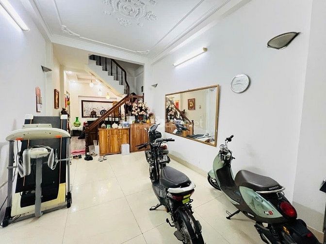 BÁN NHÀ MẶT NGÕ TÔN ĐỨC THẮNG TUYỆT ĐẸP - Ô TÔ TRÁNH – 15,8 TỶ 