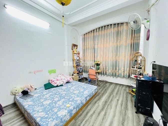 BÁN NHÀ MẶT NGÕ TÔN ĐỨC THẮNG TUYỆT ĐẸP - Ô TÔ TRÁNH – 15,8 TỶ 