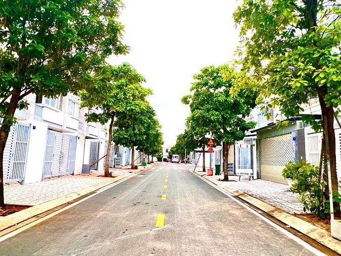 Bán lô căn nhà phố liên kế dự án Văn Hoa Villas phường Thống Nhất !
