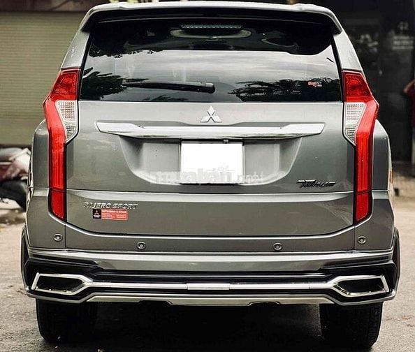 Mitsubishi Pajero Sport 2018 2.4D 4x2 MT - rất đep