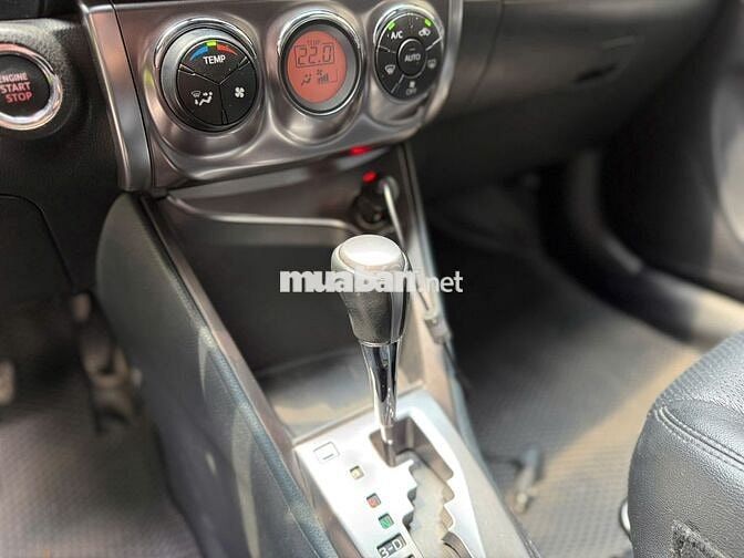 Toyota Yaris 1.3G số tự động 2016 màu trắng