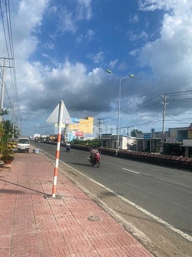 Bán lô đất mặt tiền 826c giáp với dự án vingroup cần giuộc Long an
