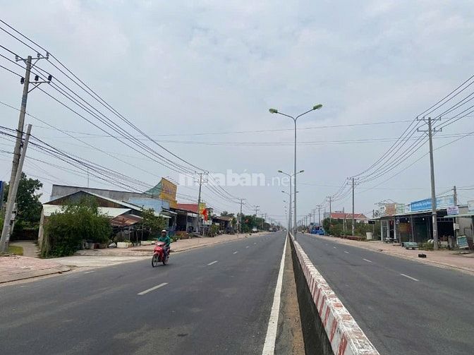 Bán lô đất mặt tiền 826c giáp với dự án vingroup cần giuộc Long an