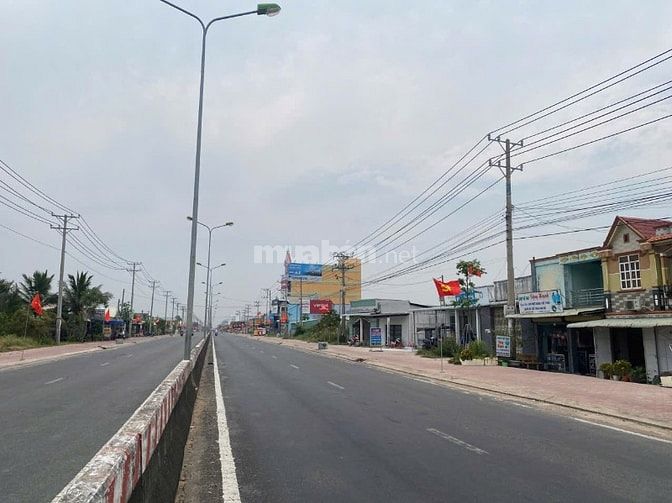 Bán lô đất mặt tiền 826c giáp với dự án vingroup cần giuộc Long an