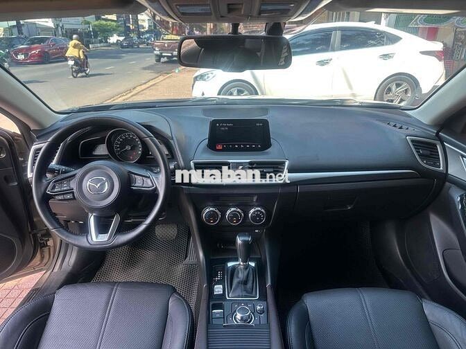 Mazda 3 2018 1.5 AT Sedan - 72123 km