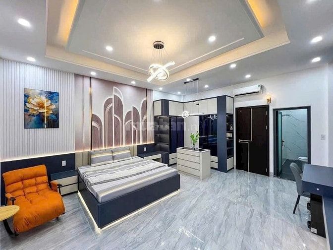  Bán nhà phố Trung Kính, Cầu Giấy. Lô góc, 81m2, MT 5m chỉ hơn 300tr/m