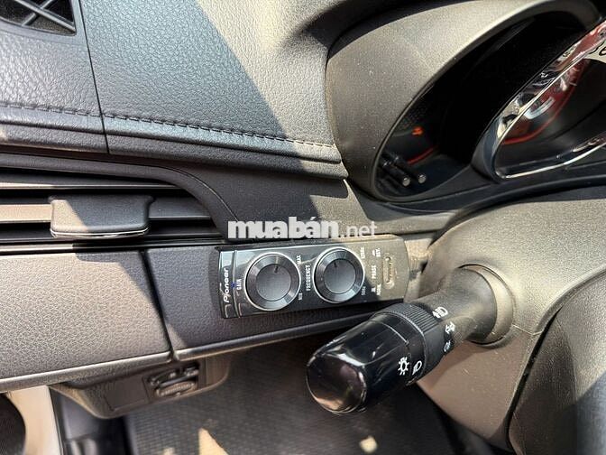 Toyota Yaris 1.3G số tự động 2016 màu trắng