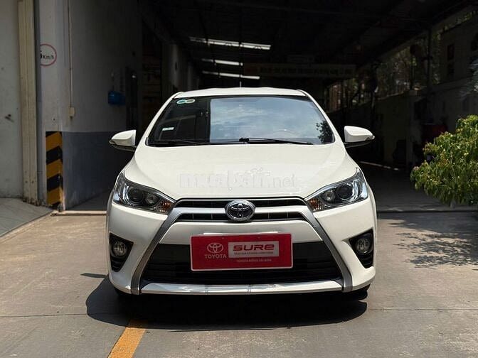Toyota Yaris 1.3G số tự động 2016 màu trắng