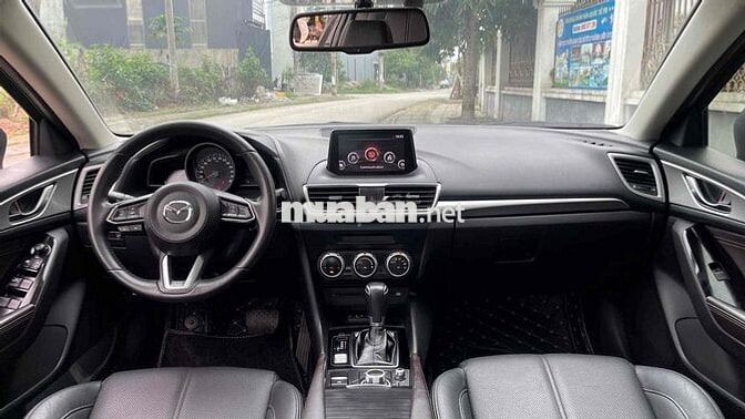Mazda 3 2018 1.5 AT Sedan - 29000 km