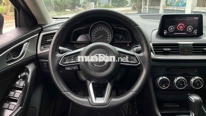 Mazda 3 2018 1.5 AT Sedan - 29000 km