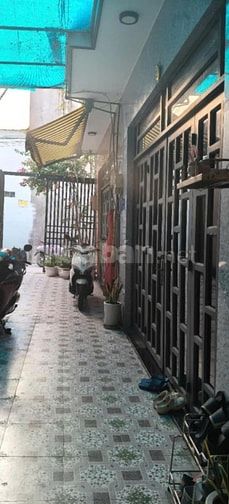 Nhà nhỏ đẹp Lê Văn Lương đối diện BHX vài bước chân giá 1 tỷ xxx