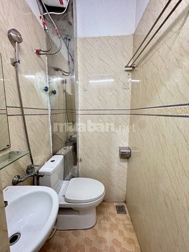 Giá rẻ nhất Long biên nhà 3 phòng ngủ. Ngõ nông. Giá chỉ 5 tỷ