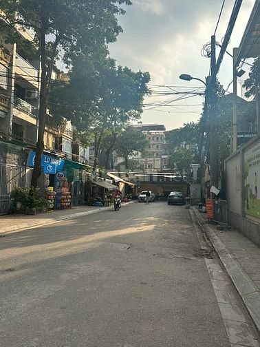 Bán nhà 5 tầng căn gó 3 mặt đường oto giá 16,8 tỷ ngõ 175 Phú Diễn