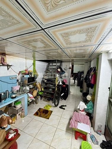 NHÀ VỊ TRÍ GÓC 42M2 NGÔ QUYỀN, Q.10