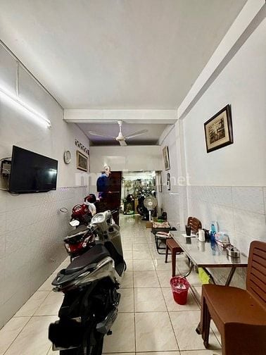 NHÀ VỊ TRÍ GÓC 42M2 NGÔ QUYỀN, Q.10