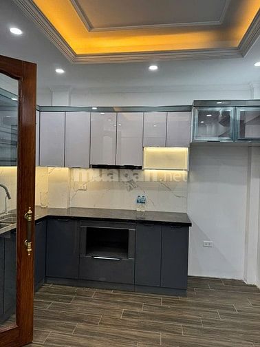 Cần bán căn nhà số 7 Ngõ 12/85 Đào Tấn, nhà xây mới 7  tầng thang máy