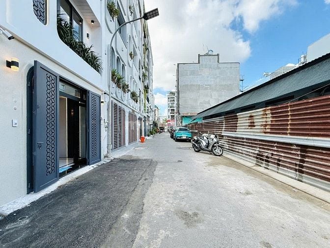 CHÍNH CHỦ CẦN BÁN NHÀ GÒ VẤP MỚI XÂY ĐÚC 4LẦU XE HƠI ĐẬU TRONG NHÀ