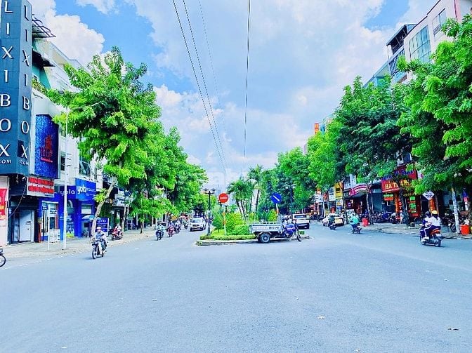 [ PHÚ NHUẬN ] Cho Thuê Nhà GÓC 2MT: 283 Phan Xích Long + Hoa Sữa