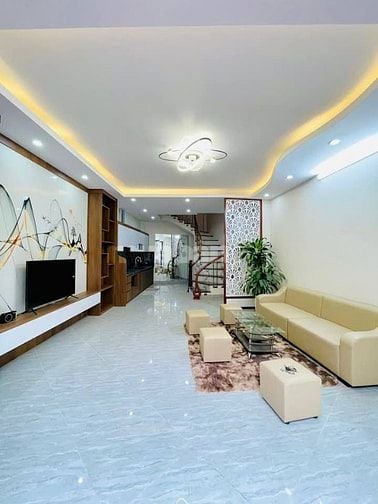 Nhà Đẹp Ở Luôn Tam Trinh, Hoàng Mai 45m, 5 tầng, mt 4.3m, giá 7.3 tỷ.