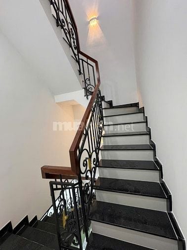 Bán nhà Số 16 Lô T, Phường 10, Quận 6 (mặt tiền chợ Hồ Trọng Quý)