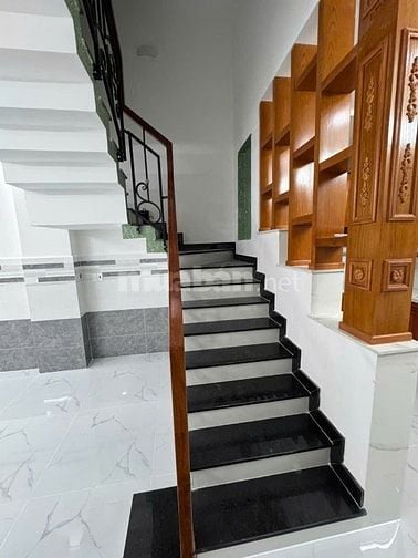 Bán nhà Số 16 Lô T, Phường 10, Quận 6 (mặt tiền chợ Hồ Trọng Quý)
