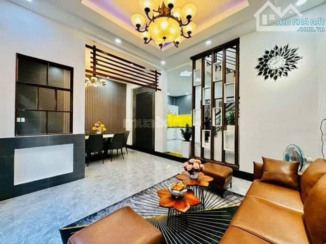 Chỉ với 2,390 tỷ có ngay căn nhà Phạm Viết Chánh p19 Bình Thạnh.54m2