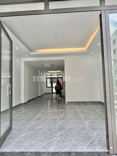 Cho thuê nhà mặt đường 24m khu đô thi Hinode Royal Park Lai Xá