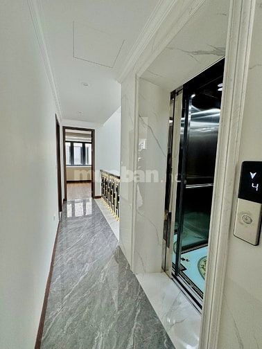 Cho thuê nhà mặt đường 24m khu đô thi Hinode Royal Park Lai Xá