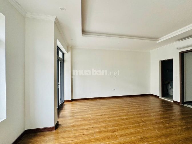Cho thuê nhà mặt đường 24m khu đô thi Hinode Royal Park Lai Xá