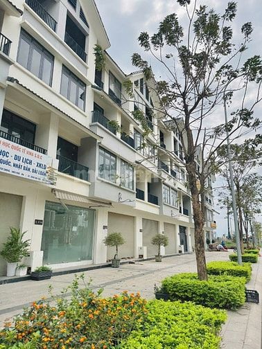 Cho thuê nhà mặt đường 24m khu đô thi Hinode Royal Park Lai Xá