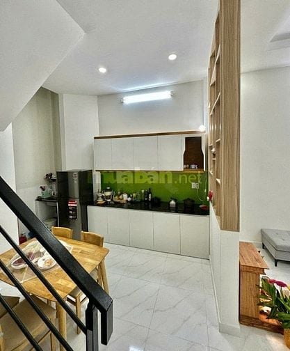Cần bán gấp nhà HXH Đoàn Thị Điểm, P1, Phú Nhuận, 48.8m2, 2 lầu, 3tỷ29