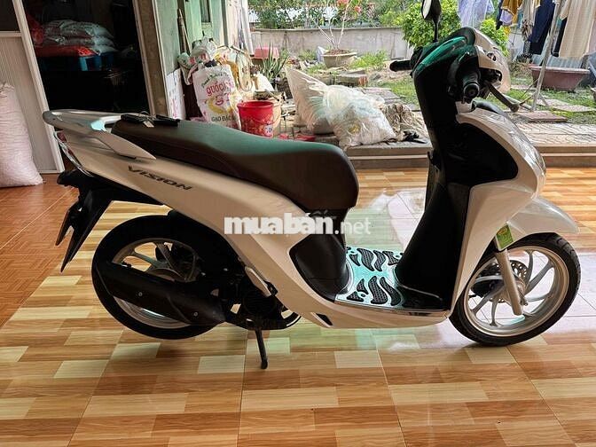 VISION 8/2024 ZIN NHƯ XE MỚI ADO 2237 KM  C CHỦ
