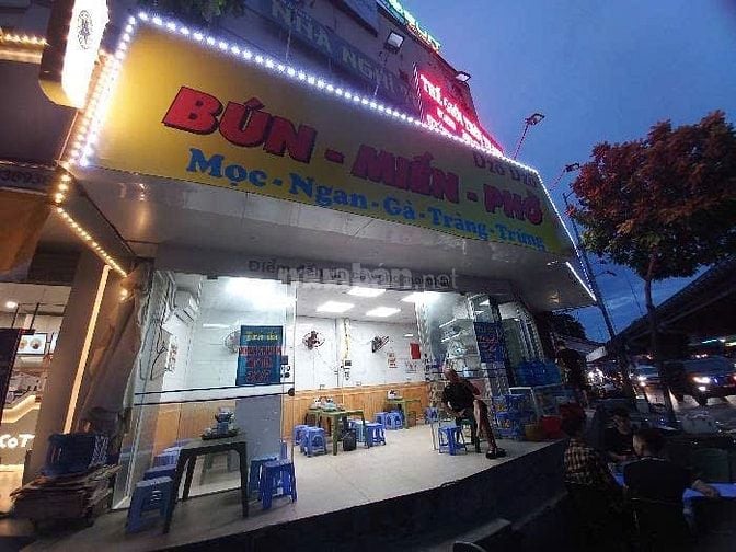 Bán nhà Giải Phóng, Mặt phố ngã tư, 37m2 3 tỷ2