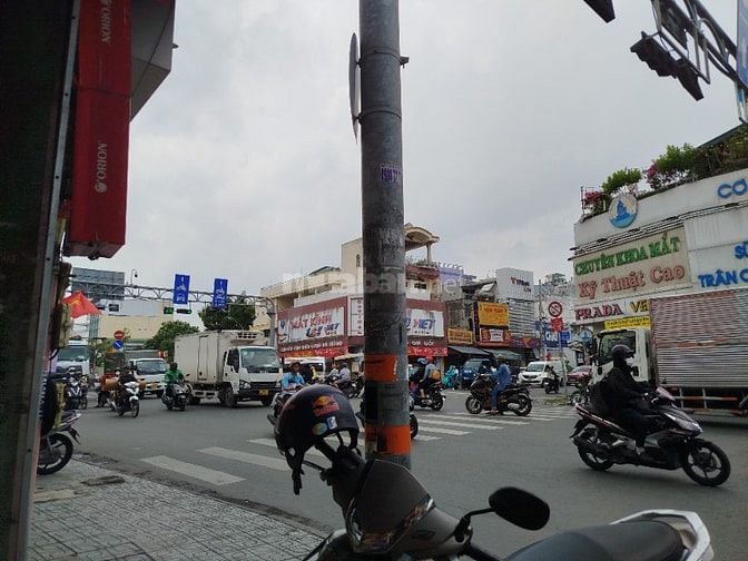 Cho thuê mặt bằng góc 2 mặt tiền đường Quang Trung 