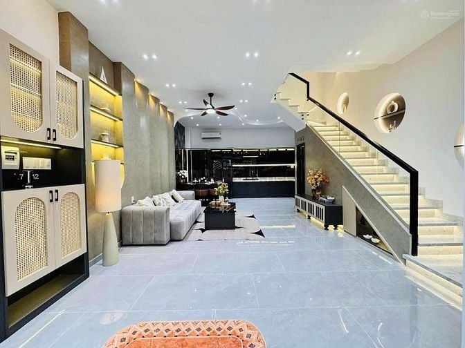 Nhà HĐT 20 tr/tháng ngay Lý Chính Thắng,P.VTS,Q.3,4,5mx 17.5m, 4tỷ250