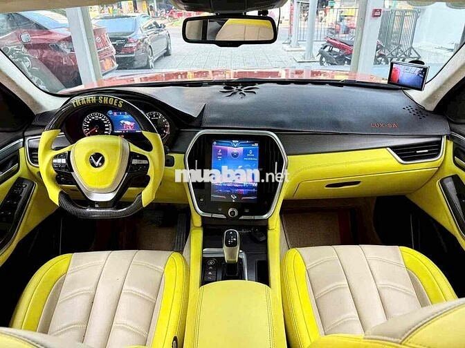 VinFast Lux SA2.0 2020 Premium 2.0 AT - 74000 km