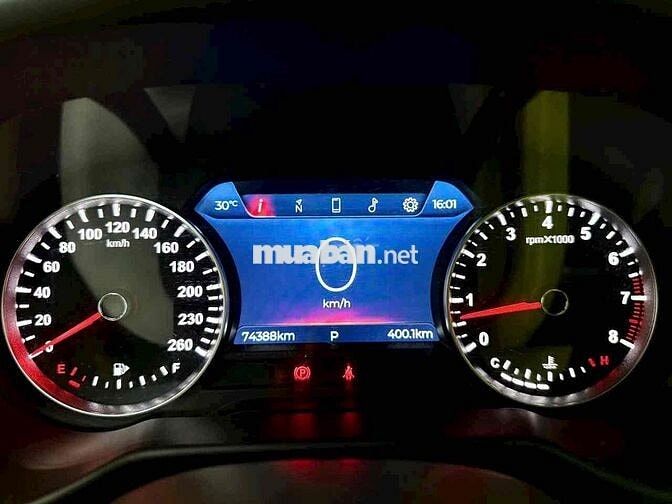 VinFast Lux SA2.0 2020 Premium 2.0 AT - 74000 km