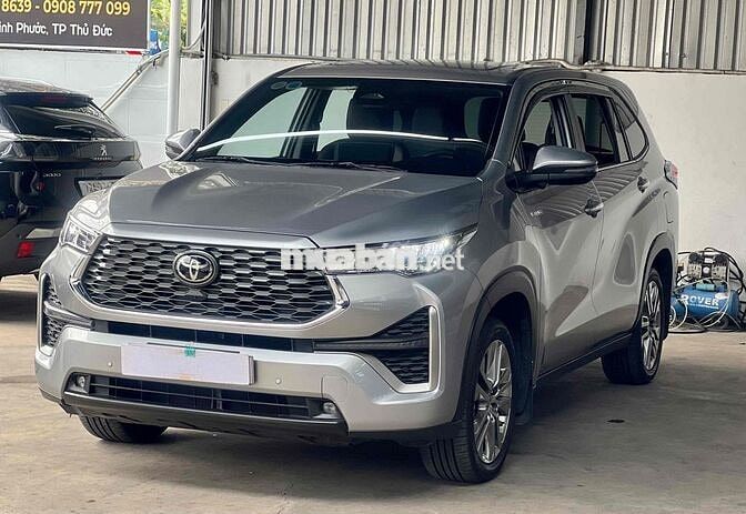 Bán Toyota Innova Cross 2023 HEV - 8000 km zin 99%