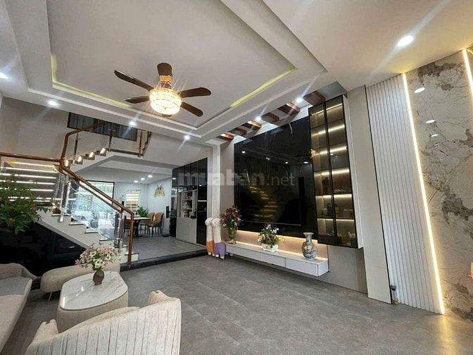 NHÀ MỚI 6 TẦNG THANG MÁY NỘI THẤT ĐỒ GỖ GIÁ TRỊ, Ô TÔ ĐỖ CỬA